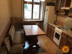 Сдам просторную 2-ком.сталинку на проспекте Шевченко.