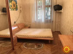 Сдам просторную 2-ком.сталинку на проспекте Шевченко.