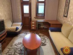 Сдам просторную 2-ком.сталинку на проспекте Шевченко.