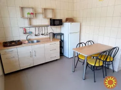 Отдых в Крыму. Гостевой дом ``ДонБас`` Солнечногорское. Все номера в виде 1-к квартир.