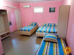 Номера (комната,кухня,сан.узел-в каждом) для отдыха в Крыму