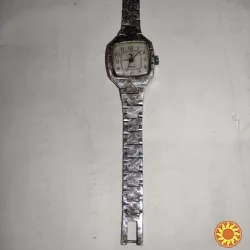 Часы женские "Луч" кварц СССР.