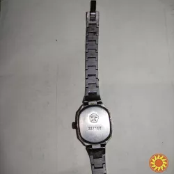 Часы женские "Луч" кварц СССР.