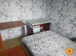 Здається кімната біля метро Славутич