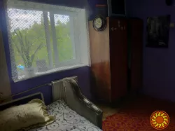 Здається кімната біля метро Славутич