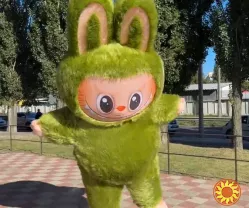 Надувной костюм Лабуба с вентилятором для продвижения бизнеса