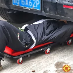 Складне роликове крісло-лежак для ремонту авто