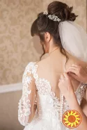 Продаю весільну сукню