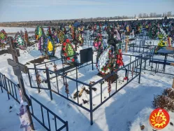 Огородження на могилу у Дніпрі.