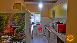 Полдома с кап.ремонтом и всеми коммуникациями на Поселке.