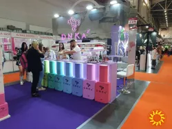 Рекламные фотозоны и объемные рекламные фигуры косметической продукции DNKA
