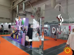 Рекламные фотозоны и объемные рекламные фигуры косметической продукции DNKA
