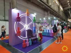 Рекламные фотозоны и объемные рекламные фигуры косметической продукции DNKA