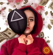 Маска Треугольник из хитового корейского сериала Игра в кальмара