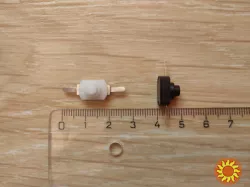 Кнопка маленькая с фиксацией для фонариков