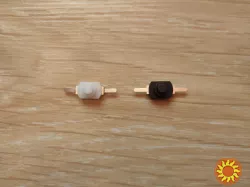 Кнопка маленькая с фиксацией для фонариков