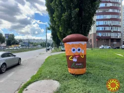 Вулична реклама з підсвічуванням без електрики