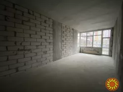 Продам квартиру з терасою 25 м² у ЖК «Варшавський 2» — ваш особистий простір для життя та відпочинку!