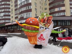 Чоловічок на дорозі