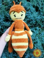 Іграшка м'яка дитяча в'язана Бджілка ручна робота подарунок