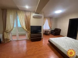 БЕЗ%, Здам 2 рівневу квартиру 258 м2, ремонт, Освіти 14а, Севастопольська пл. Київ