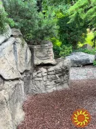 Скала в интерьере, барельєф водопад, отделка каминов печей, барбекю