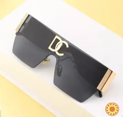 Сонцезахисні окуляри в асортименті