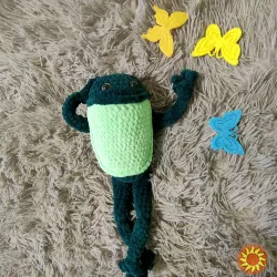 іграшка маленька жаба вязана ручна робота