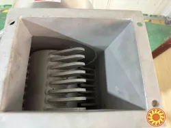 Соковижималка шнекова з подрібнювачем для овочів/фруктів/ягід STvega J500L