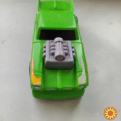 Машинка пластмассовая