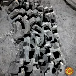 Производим стальные отливки рзличной конфигурации под заказ, по Вашим чертежам. В качестве исходного материала используется только высококачественное