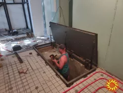 Люк невидимка під кахель. "Броневик" Дніпро