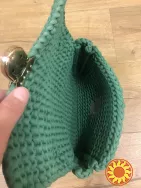 Зелёная сумочка с золотой ручкой цепочкой ручной работы Handmade