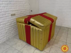 Коробка золотая сценическая декорация