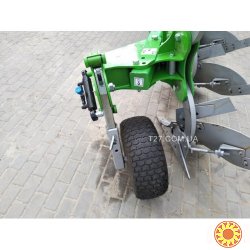 Плуг 4-х корпусный оборотный 4-35 Bomet Leo U063 (Польша)