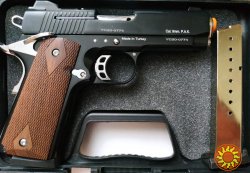 Стартовый пистолет Kuzey 911 (чёрный) + магазин.