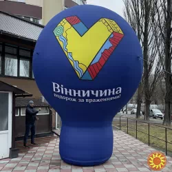 Надувные сферы, шары на тумбе