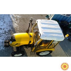 Мини-трактор Dongfeng-244DC (Донгфенг-244DC) с кабиной желтый
