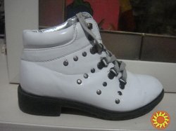 Детские ботинки белые лаковые демисезон. 31р