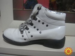 Детские ботинки белые лаковые демисезон. 31р