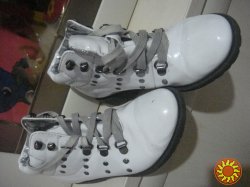 Детские ботинки белые лаковые демисезон. 31р