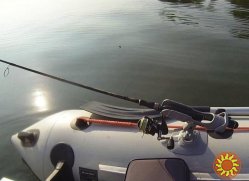 Держатель удилища (удочки, спиннинга) для надувной лодки ПВХ или катера