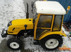 Трактор DongFeng-404С (ДонгФенг-404К) с кабиной желтый