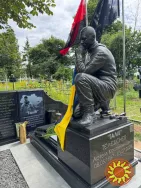 Пам’ятники військовим під замовлення створення меморіалів Героям України
