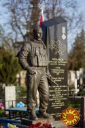 Пам’ятники військовим під замовлення створення меморіалів Героям України