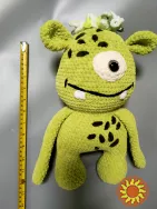 Монстрик зелений добрий та веселий іграшка м'яка в'язана ручна робота