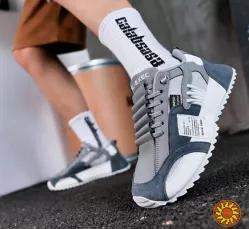 Кросівки стильні