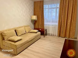 Сдам укомплектованную трехкомнатную с ремонтом на Клинике.