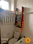 Полдома со всеми коммуникациями.Косметический ремонт.