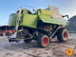 Комбайн Claas Lexion 760 2015 рік випуску. Потужність двигуна, к.с. 530; напрацювання 2400/1900 м.г. Об'єм бункера, л. 11000;.